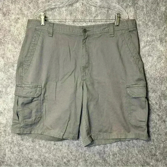 Columbia Gray Cargo Shorts - Size 38 - Picture 1 of 5